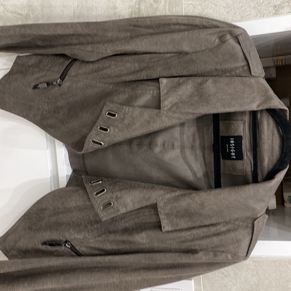 Modern and stylish jaquet - Picture 3 of 3